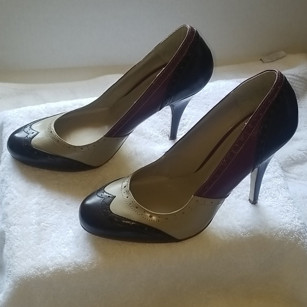 Women's shoes